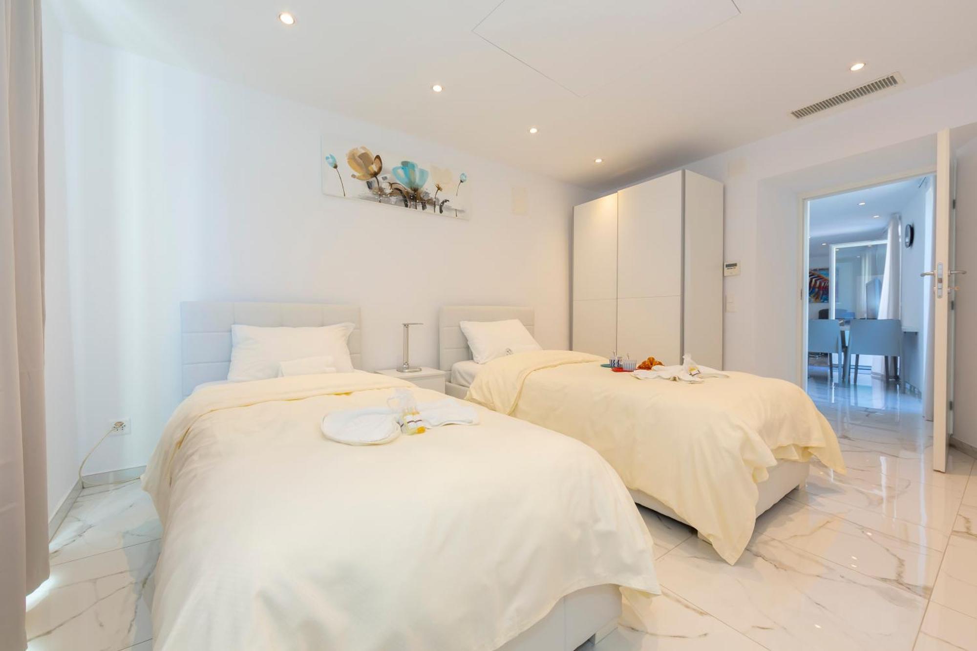 Yellow View Apartment - Happy Rentals Ronco sopra Ascona Exteriör bild