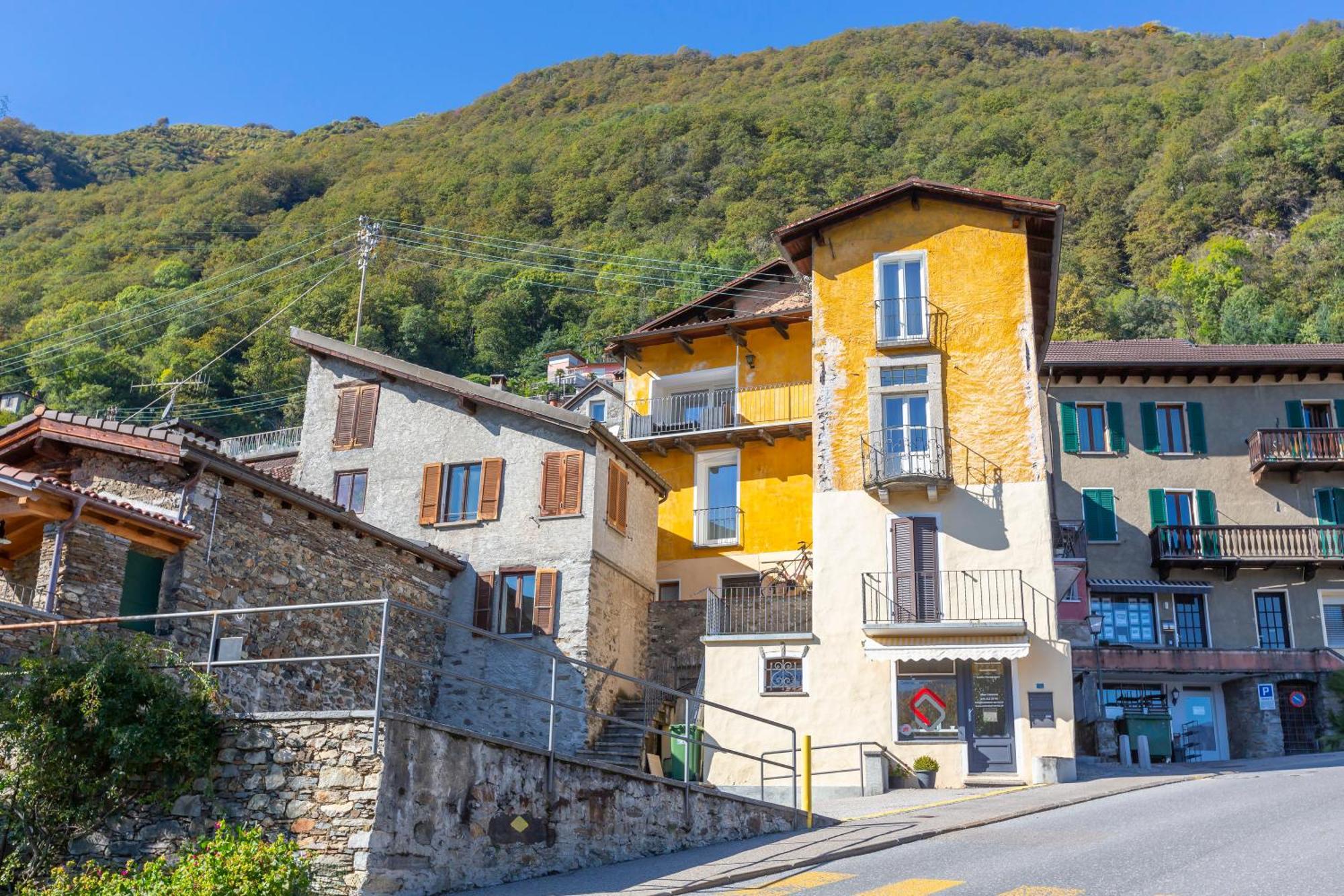 Yellow View Apartment - Happy Rentals Ronco sopra Ascona Exteriör bild